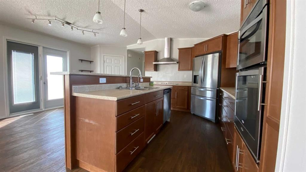 14 Meadows Way, Taber, AB