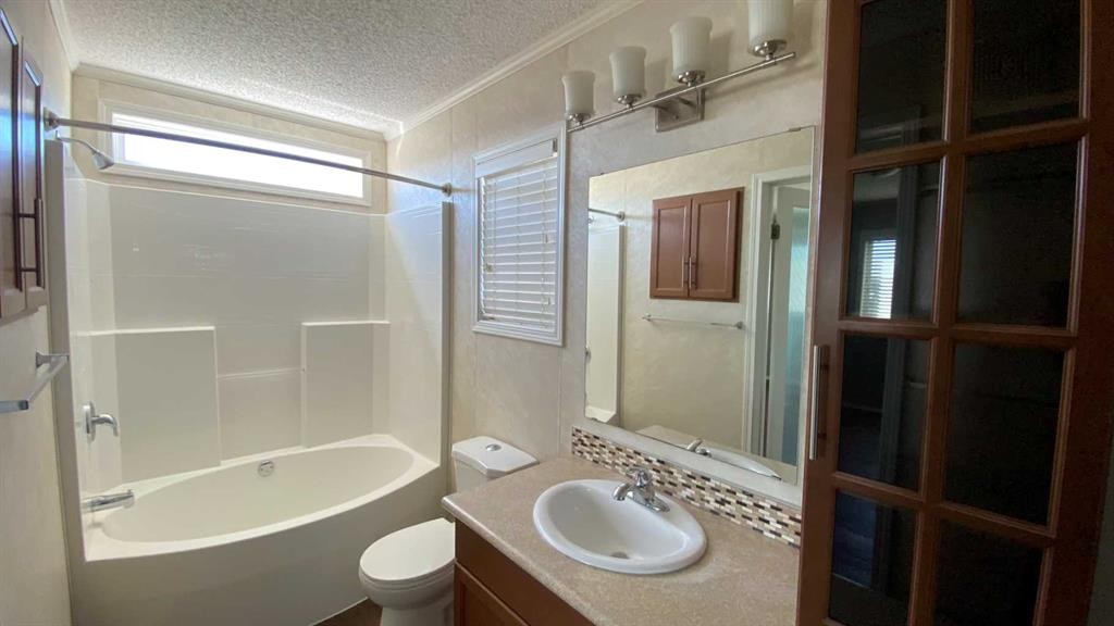 14 Meadows Way, Taber, AB
