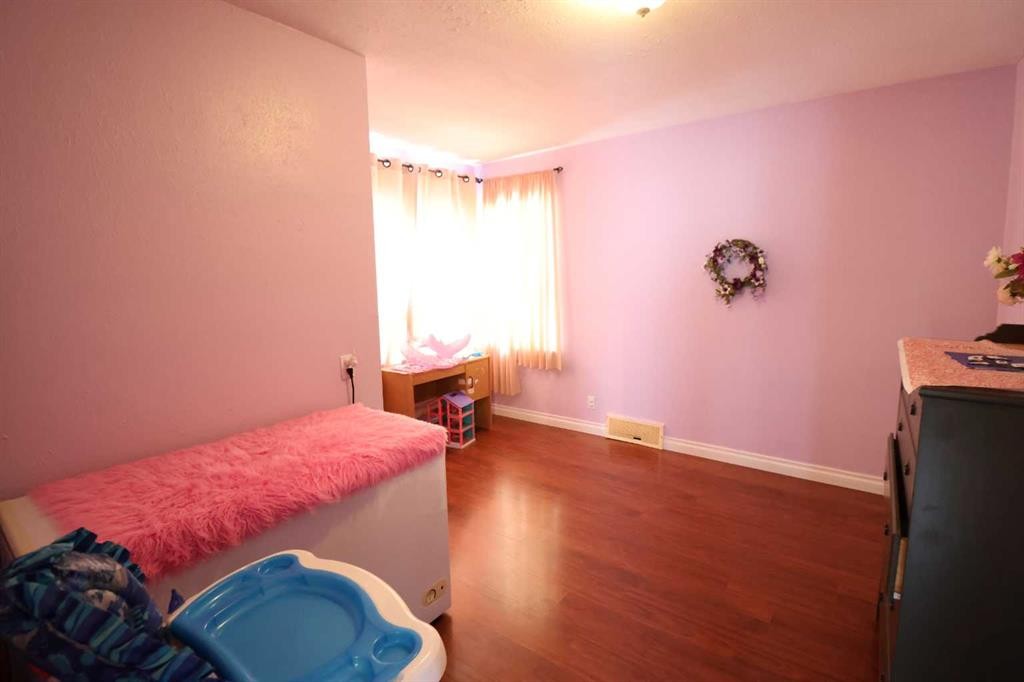 5004 52 St, Taber, AB
