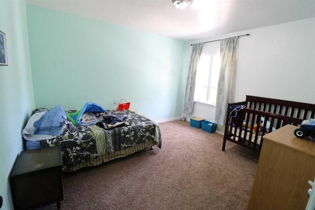 5004 52 St, Taber, AB