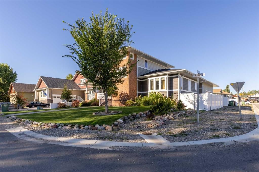 147 S 4 Street East, Magrath, AB