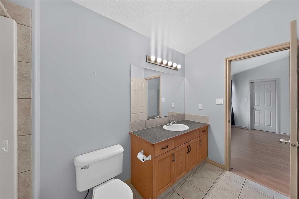 36 Kodiak Boulevard North, Lethbridge, AB