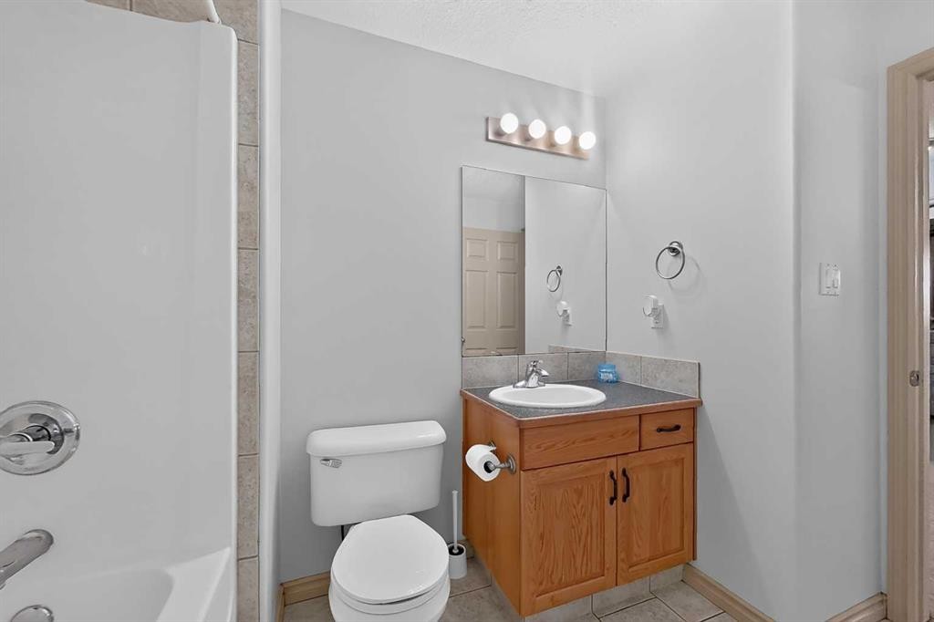 36 Kodiak Boulevard North, Lethbridge, AB
