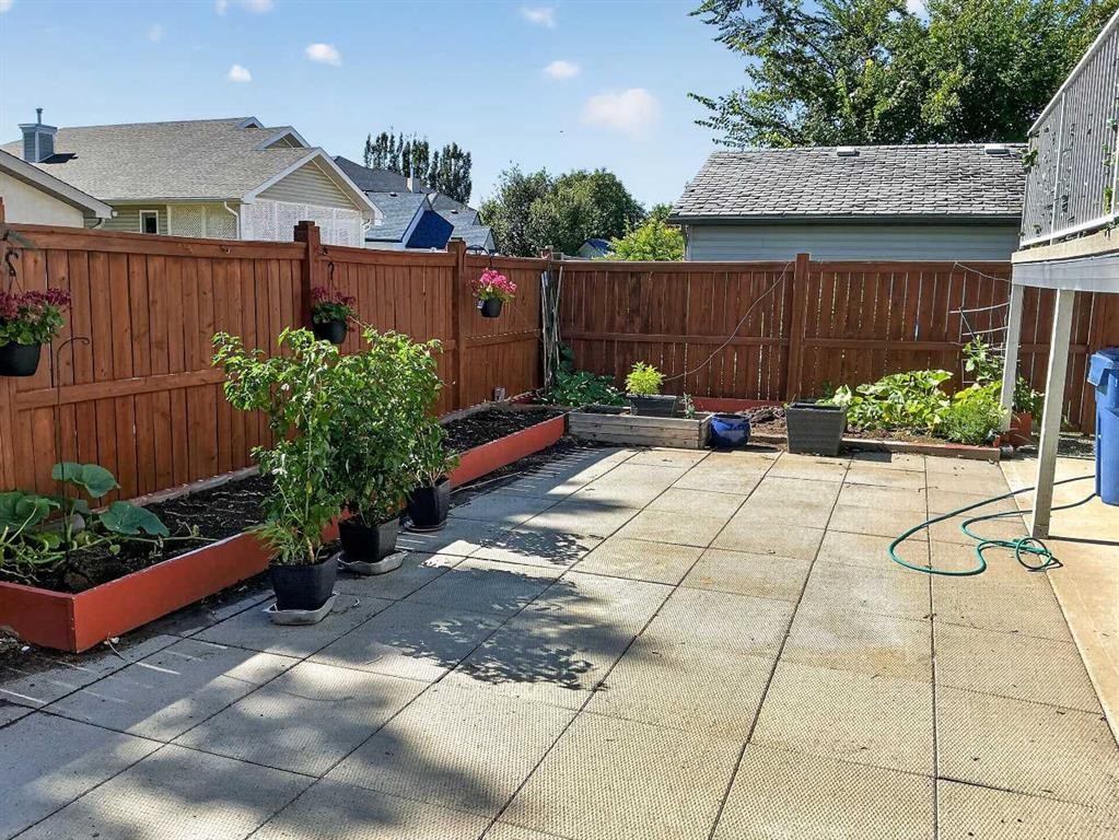 36 Kodiak Boulevard North, Lethbridge, AB