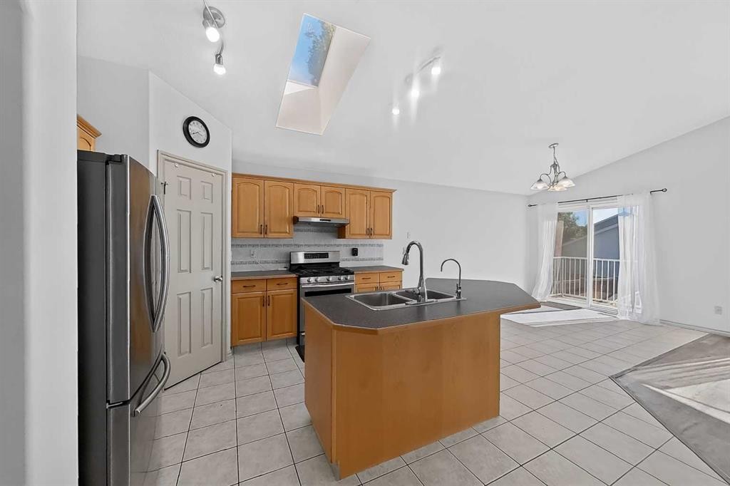 36 Kodiak Boulevard North, Lethbridge, AB
