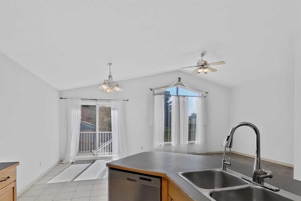 36 Kodiak Boulevard North, Lethbridge, AB