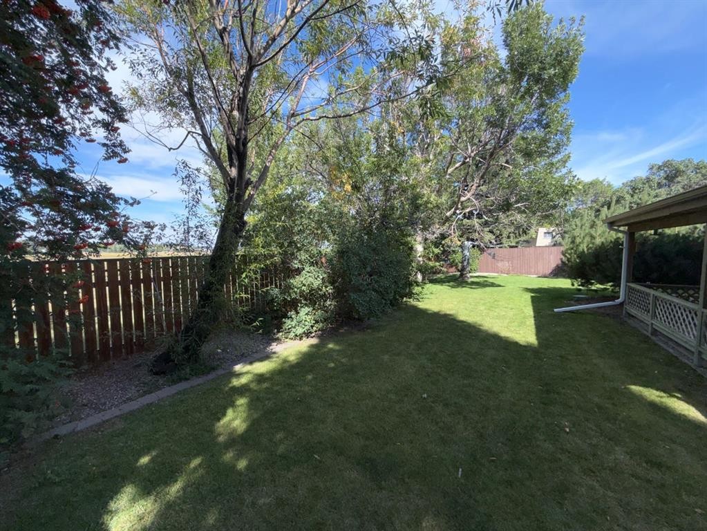 25 Nevada Place West, Lethbridge, AB