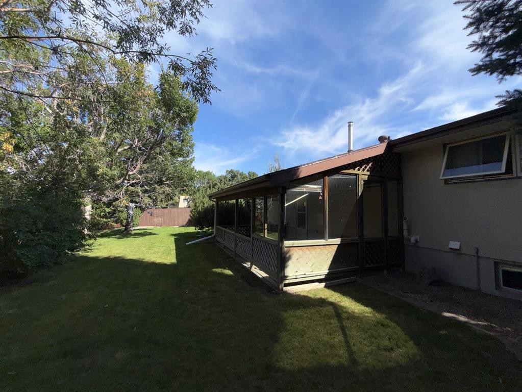 25 Nevada Place West, Lethbridge, AB