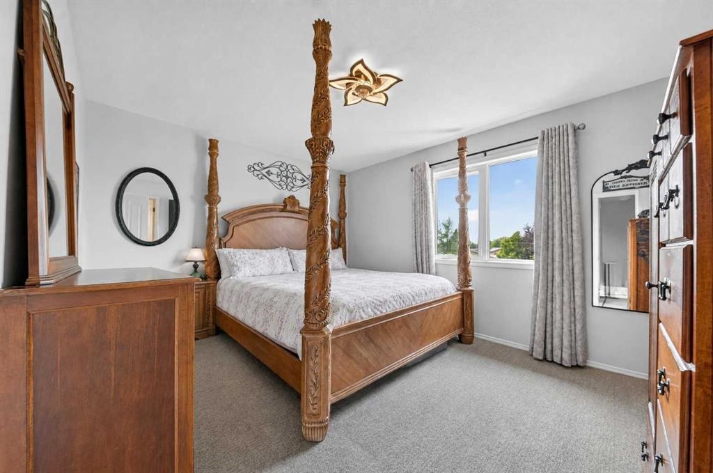 1976 Parkside Close, Coaldale, AB