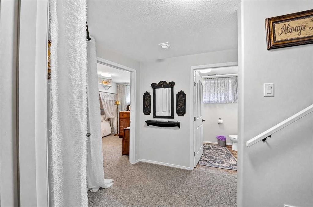 1976 Parkside Close, Coaldale, AB