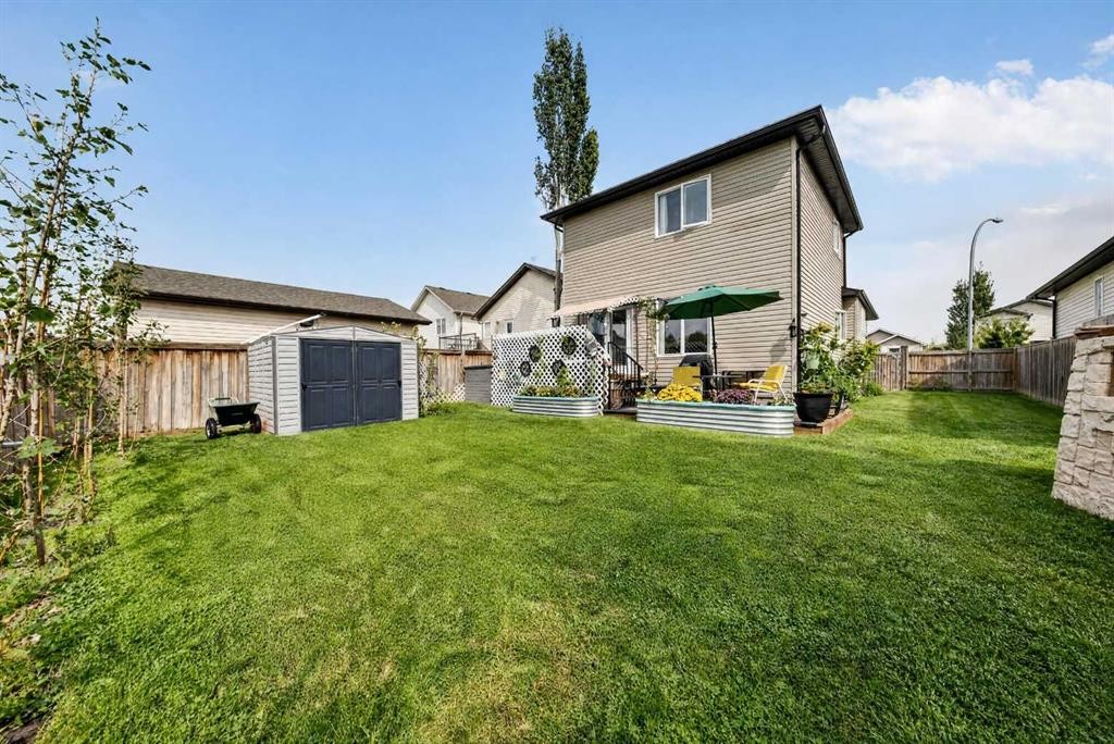 1976 Parkside Close, Coaldale, AB