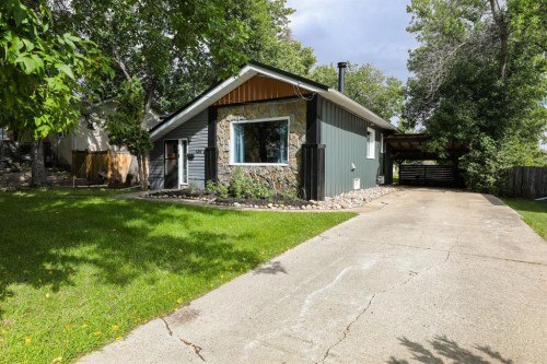 145 S 1 Street WEST Magrath, AB T0K 1J0