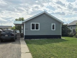 307 3 Avenue Vauxhall, AB T0K 2K0