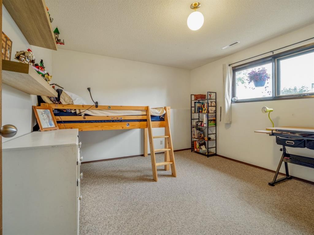 2010 20Th Street North, Lethbridge, AB
