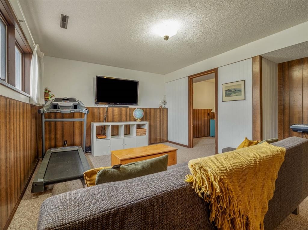 2010 20Th Street North, Lethbridge, AB