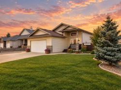 1012 25 Avenue Coaldale, AB T1M 1N4