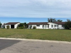 109 5 ave Stirling, AB T0K 2E0