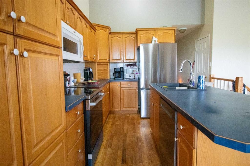 818 Red Crow Boulevard West, Lethbridge, AB