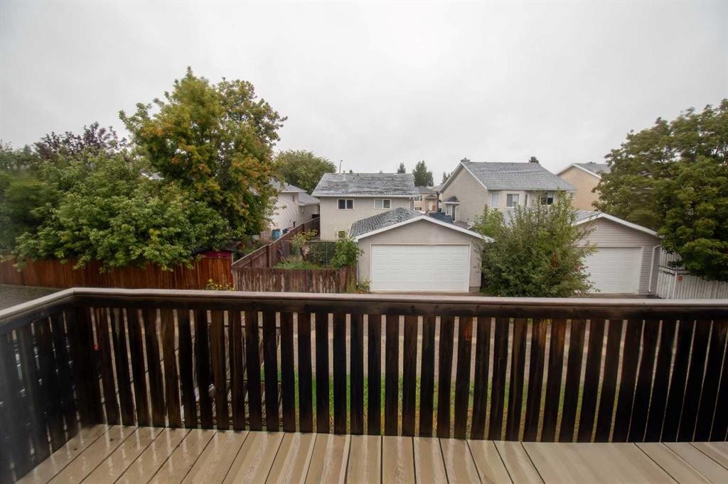 818 Red Crow Boulevard West, Lethbridge, AB