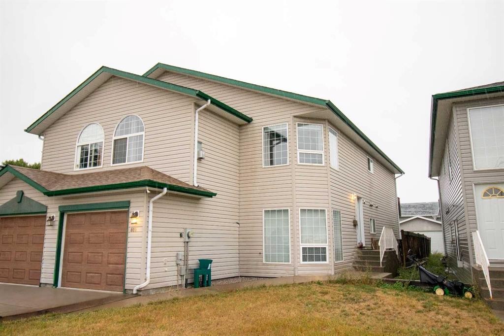 818 Red Crow Boulevard West, Lethbridge, AB