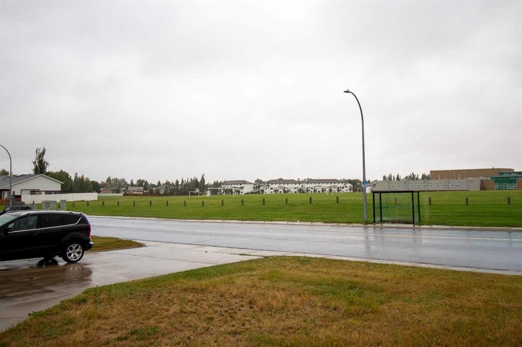 818 Red Crow Boulevard West, Lethbridge, AB