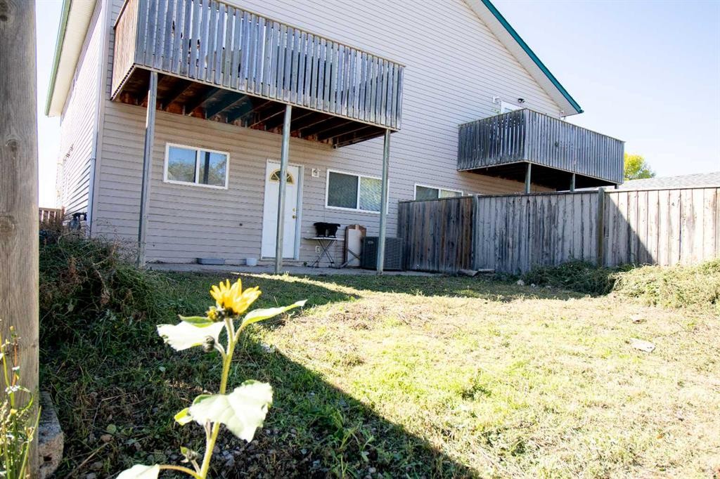 818 Red Crow Boulevard West, Lethbridge, AB