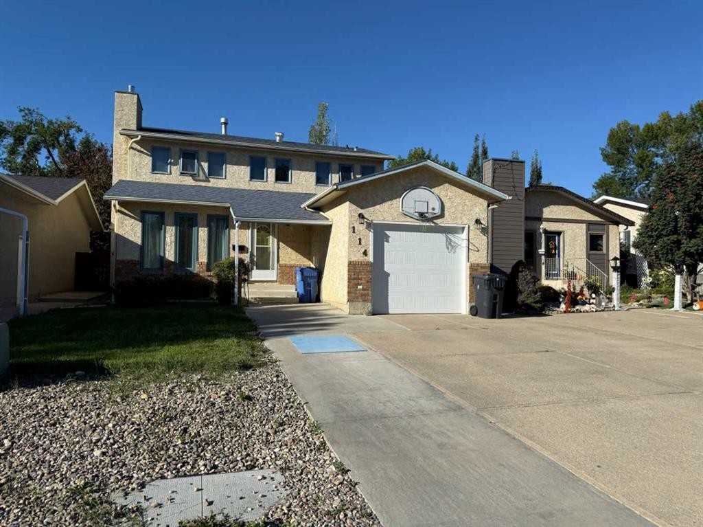 114 Red Crow Boulevard West, Lethbridge, AB