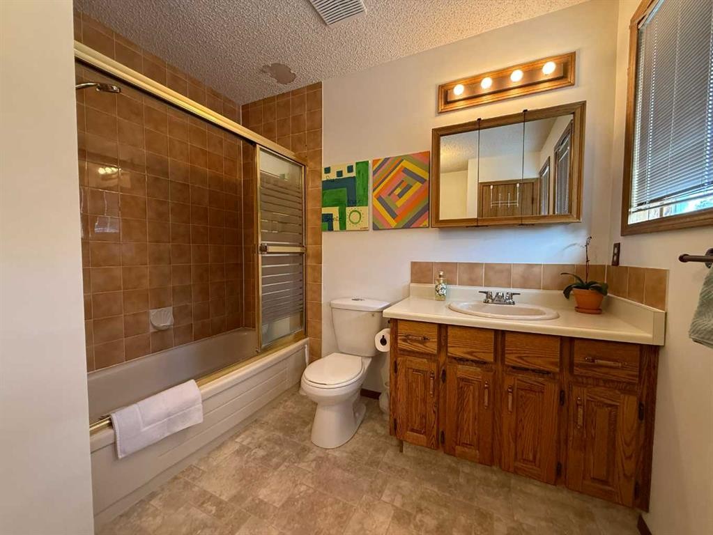 114 Red Crow Boulevard West, Lethbridge, AB