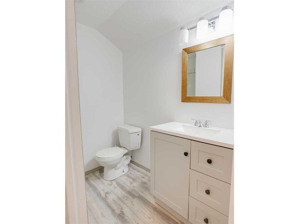 230 Eagle Road North, Lethbridge, AB