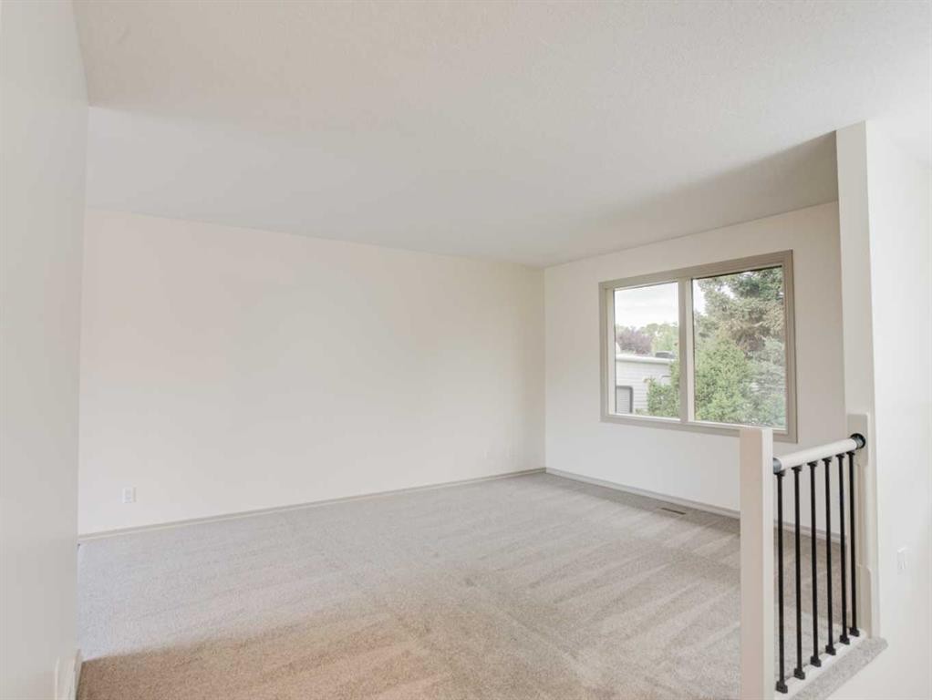 230 Eagle Road North, Lethbridge, AB