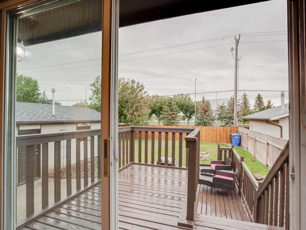 230 Eagle Road North, Lethbridge, AB