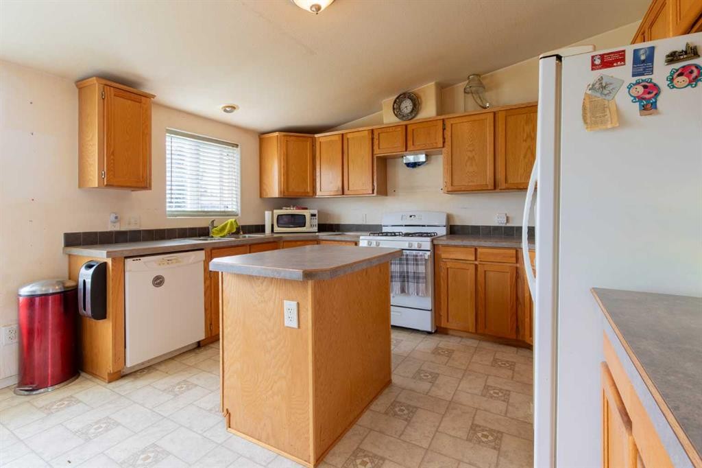 503 5 Avenue, Warner, AB