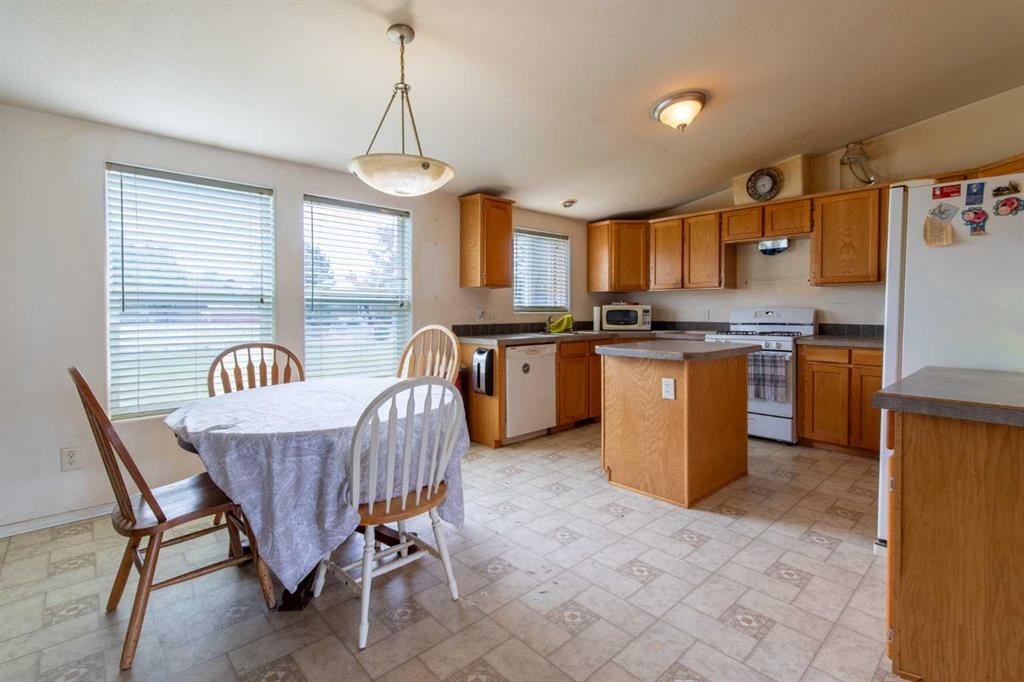 503 5 Avenue, Warner, AB