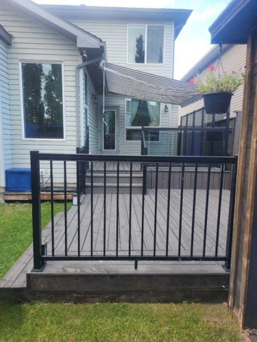 23 Cranberry Circle Se, Calgary, AB 