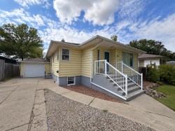 824 5 Street SOUTHLethbridge, AB T1J 2C6