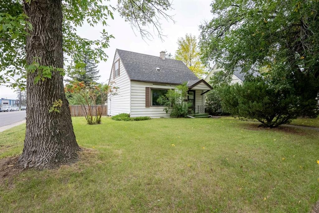 502 12 Street North, Lethbridge, AB