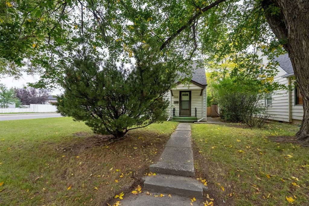 502 12 Street North, Lethbridge, AB