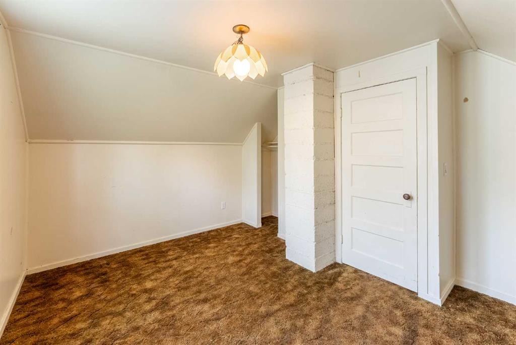 502 12 Street North, Lethbridge, AB