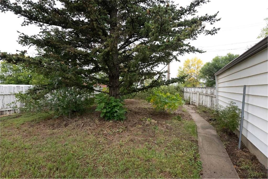 502 12 Street North, Lethbridge, AB