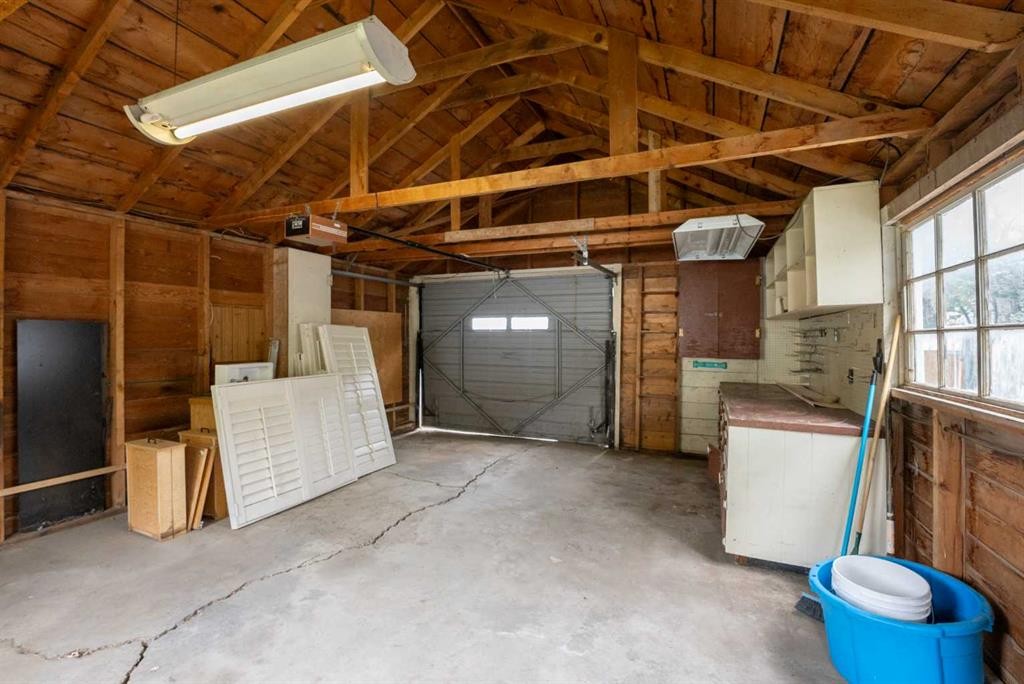 502 12 Street North, Lethbridge, AB