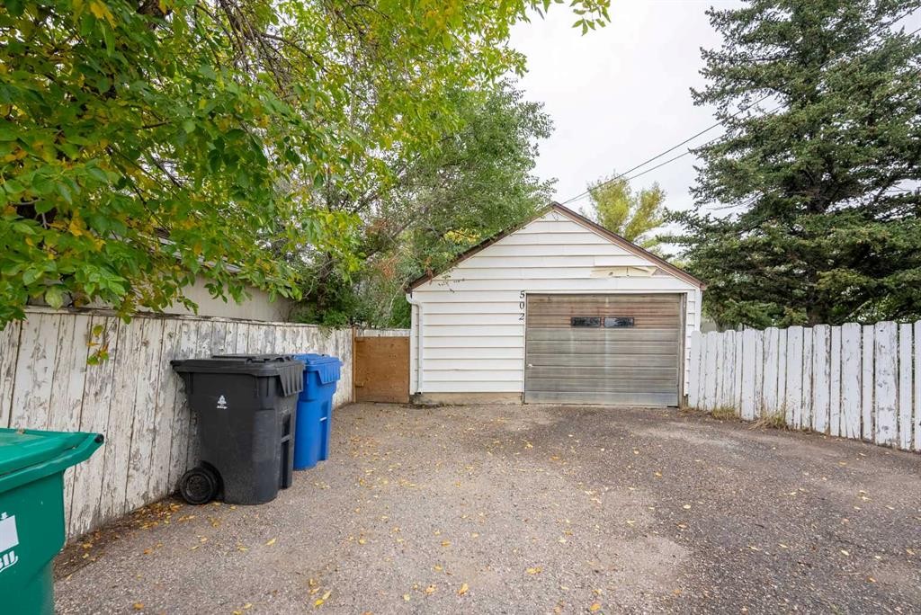 502 12 Street North, Lethbridge, AB