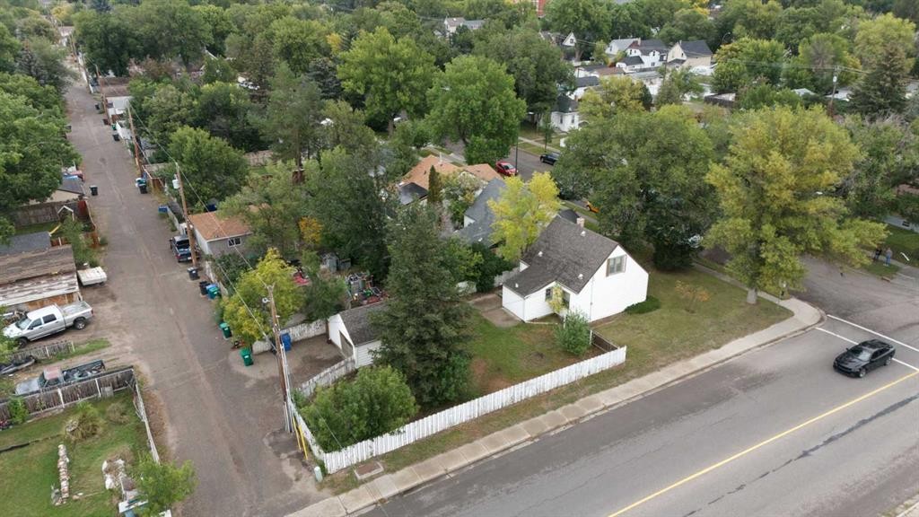 502 12 Street North, Lethbridge, AB