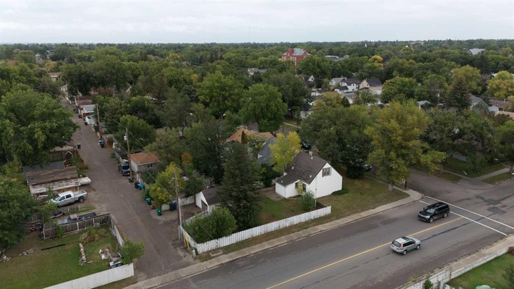 502 12 Street North, Lethbridge, AB