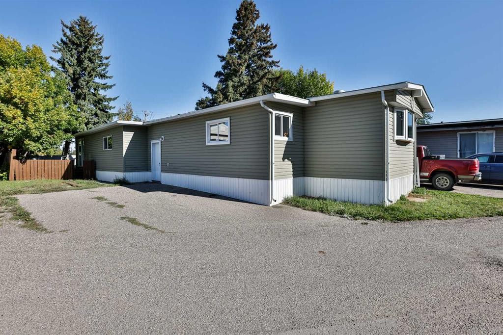 82-5301 2 Street, Coalhurst, AB