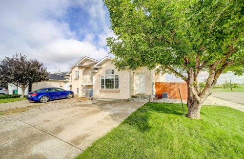 198 Cougar Way NORTH Lethbridge, AB T1H 6P4