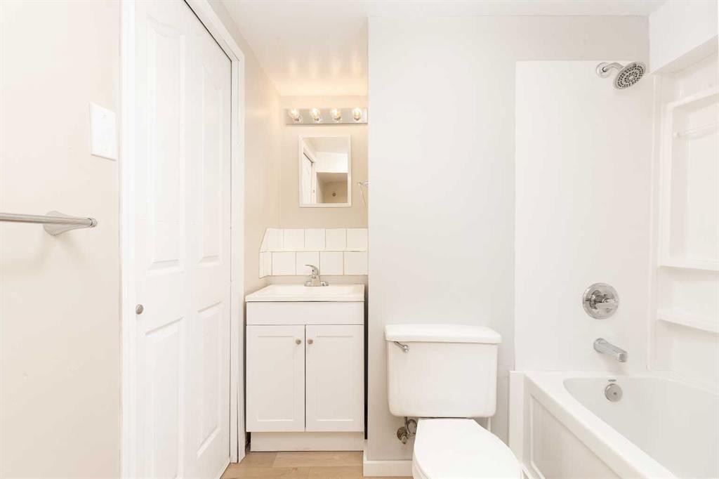 1301 17 Avenue South, Lethbridge, AB