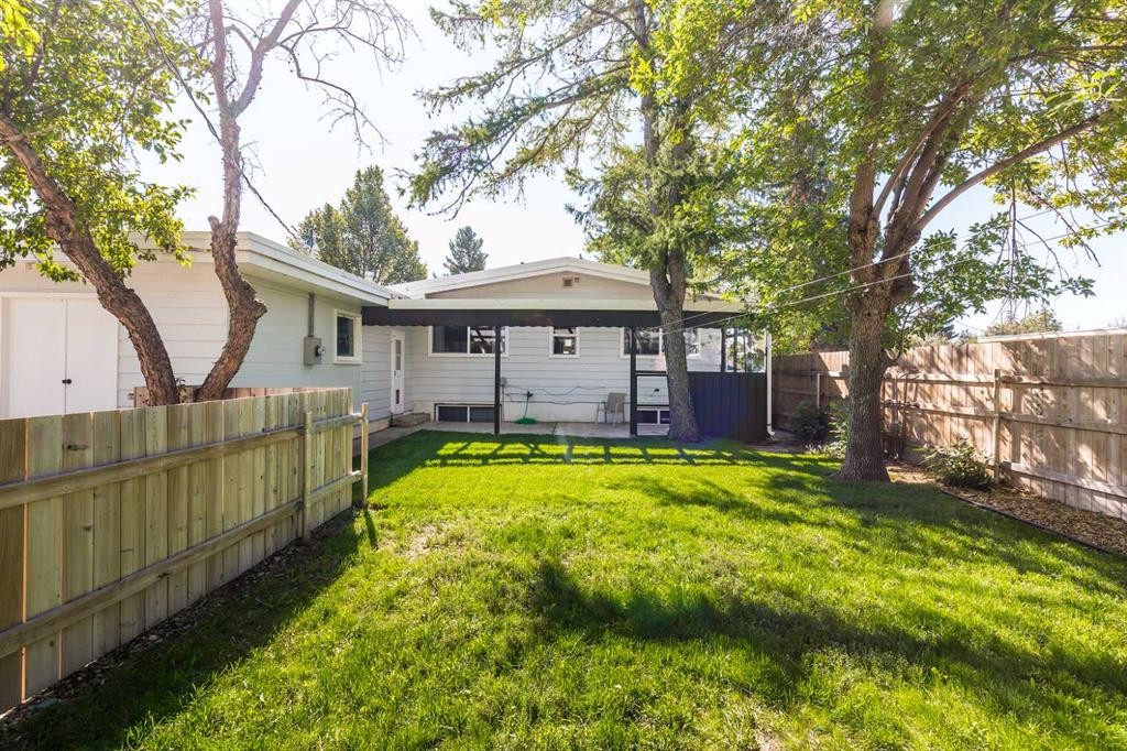1301 17 Avenue South, Lethbridge, AB