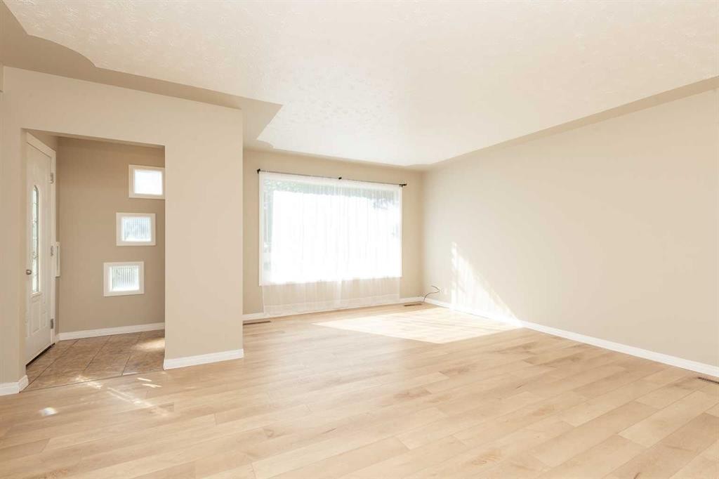 1301 17 Avenue South, Lethbridge, AB
