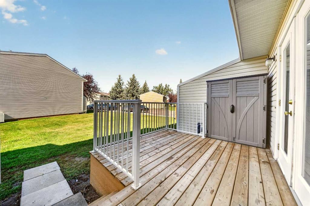 53-55 Lemoyne Crescent West, Lethbridge, AB