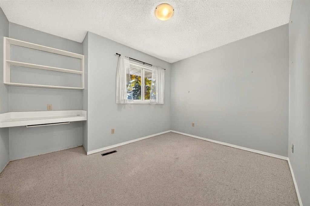53-55 Lemoyne Crescent West, Lethbridge, AB
